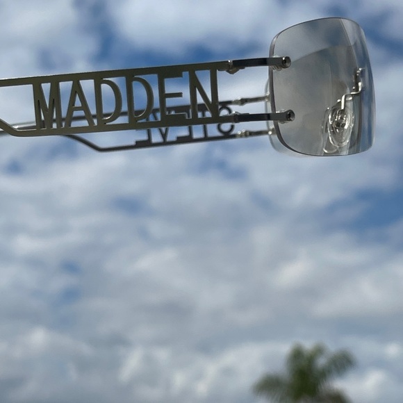 STEVE MADDEN Chita Sunglasses In Silver main image 7